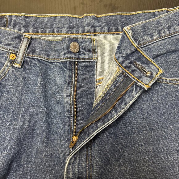 Levi's 550 Jean Shorts Men's 42 Medium Wash Relaxed Fit Denim Jorts - Picture 4 of 10